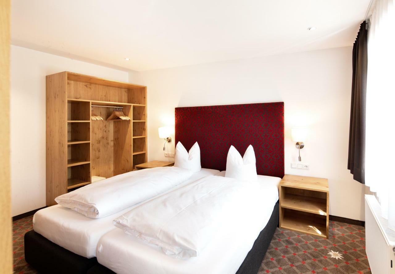 Hotel Adler 와스 외부 사진