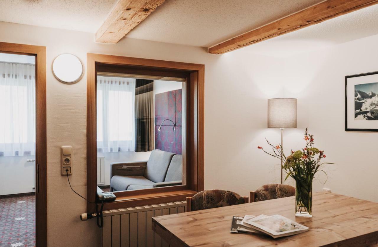 Hotel Adler 와스 외부 사진