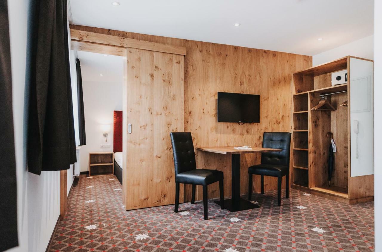 Hotel Adler 와스 외부 사진