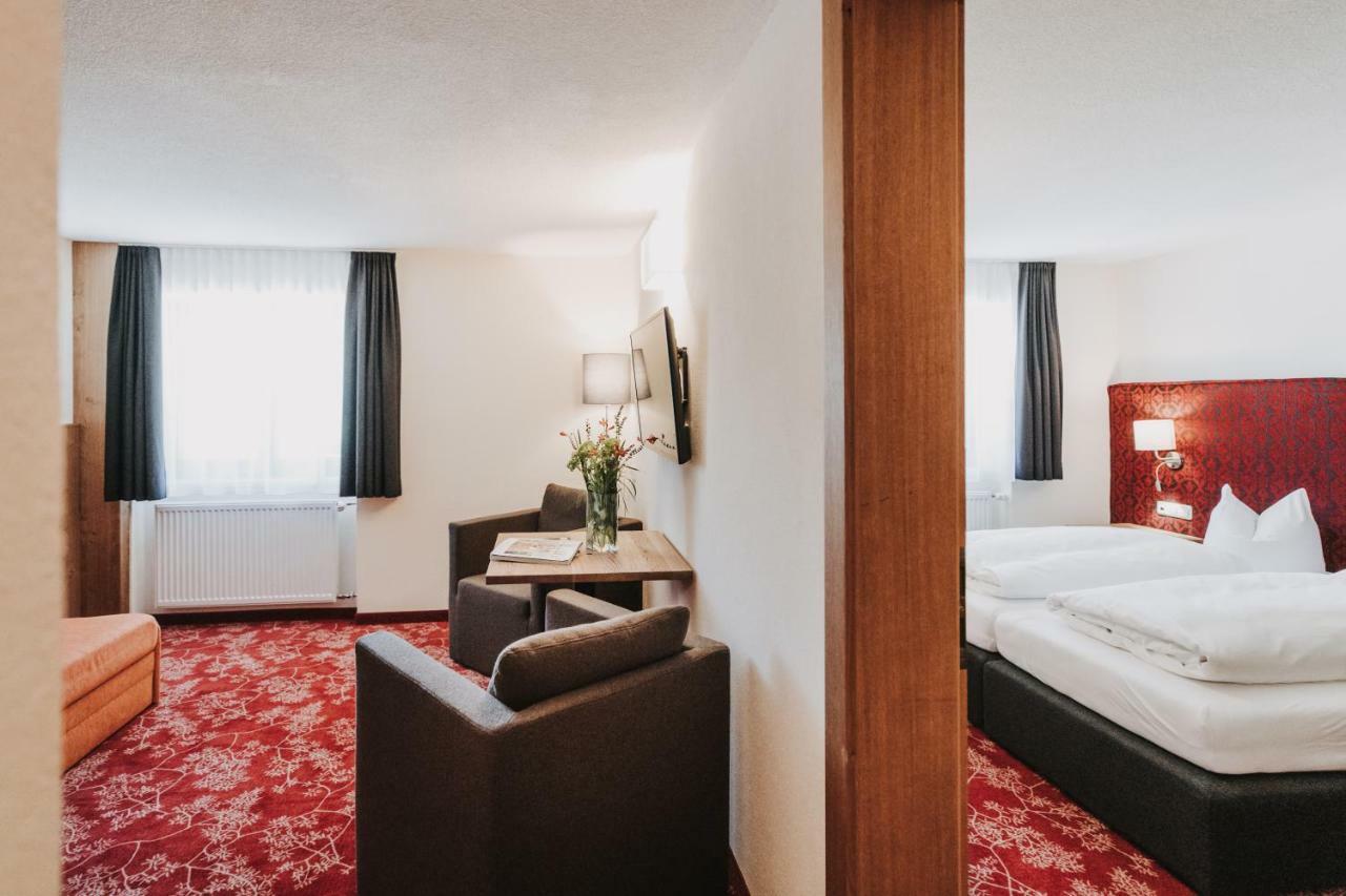 Hotel Adler 와스 외부 사진