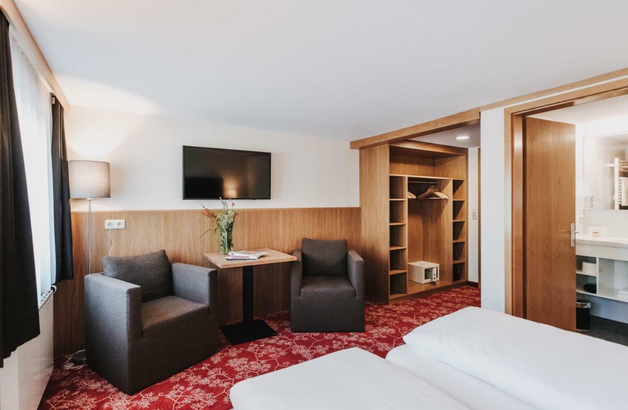 Hotel Adler 와스 외부 사진